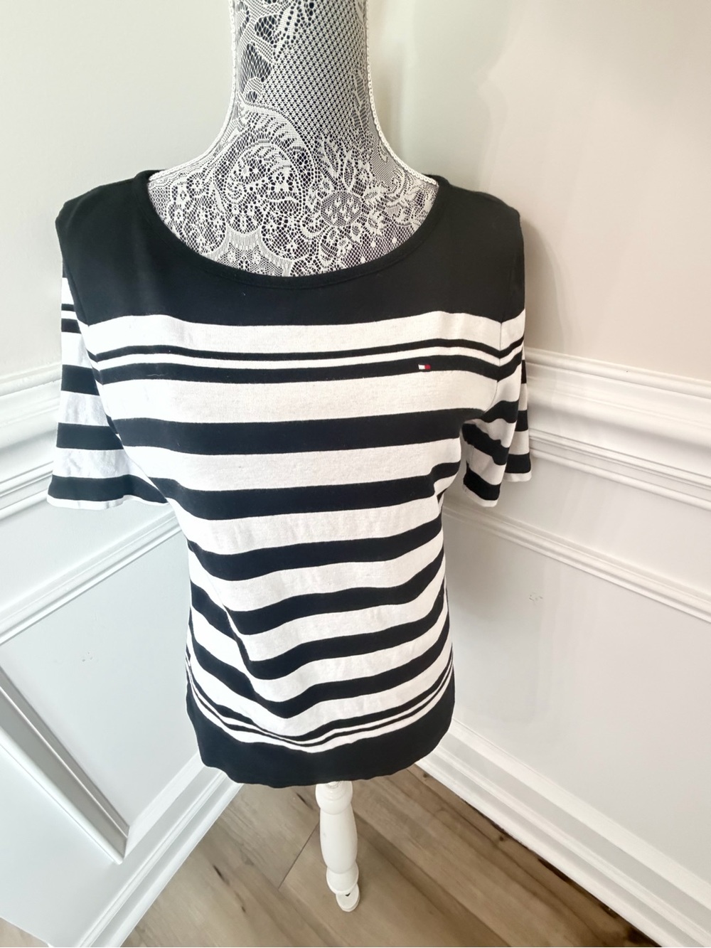 Tommy Hilfiger Women’s Black White Stripped Cotton Shirt Size L
